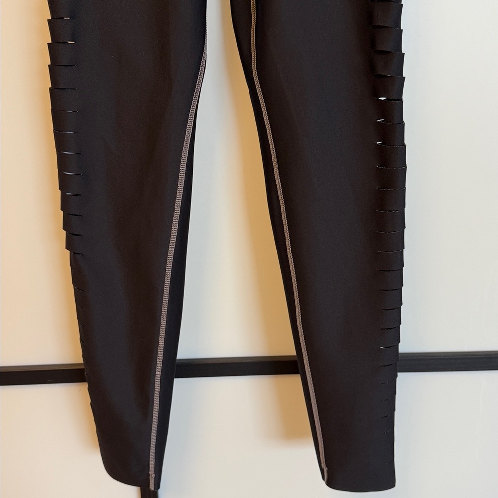 Ultracor Lux Knockout Floral Leggings Size S Laser Cut Side Detail Taupe/Grey - Picture 13 of 16